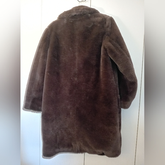On Hold! @Lucymiasam1 COPY - J. McLaughlin Faux Fur Coat - Picture 6 of 6